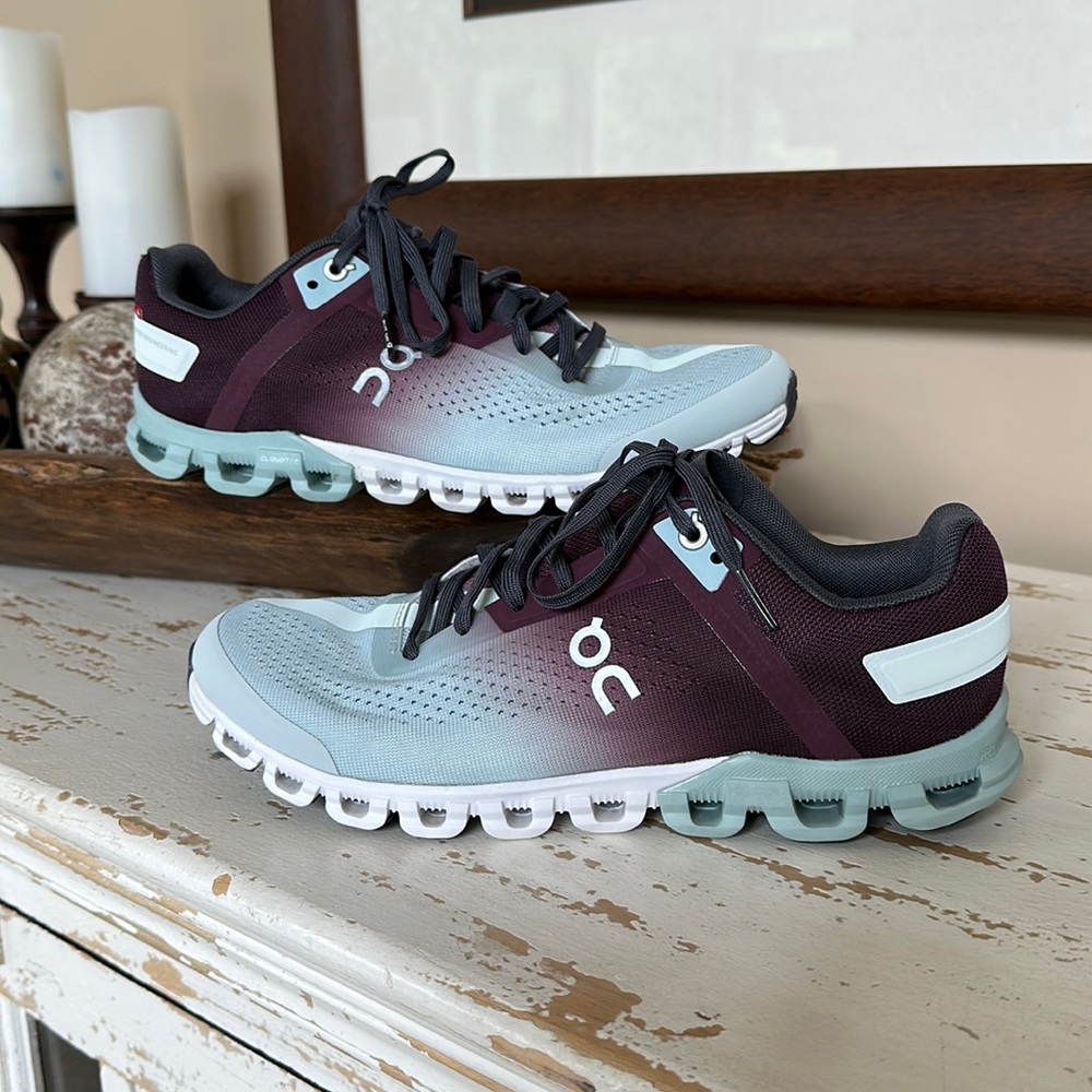 On Cloud Cloudflow Running shoe Women’s 8.5